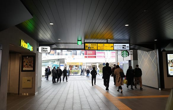 有楽町駅京橋口から左に直進する道順 2