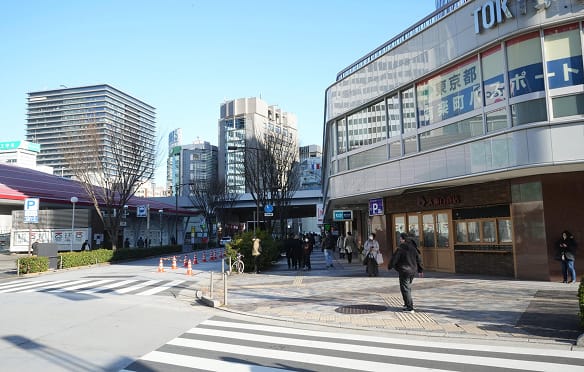 有楽町パスポートセンター付近の横断歩道を渡る道順 3
