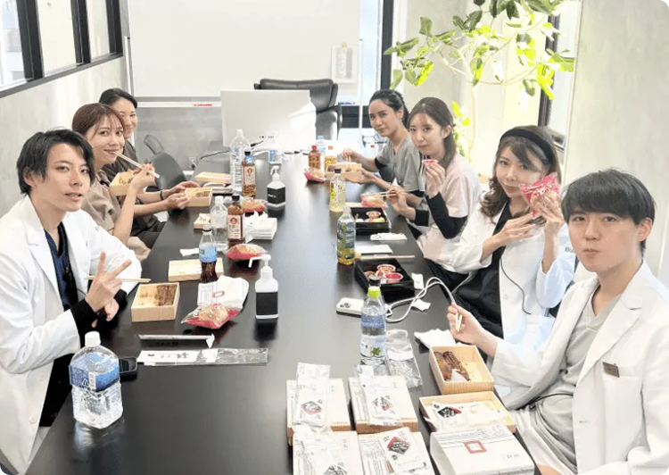 定例ランチ会の様子01