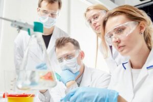 ヴィーガンは老ける？それとも若返る？美容内科医が注意点を解説