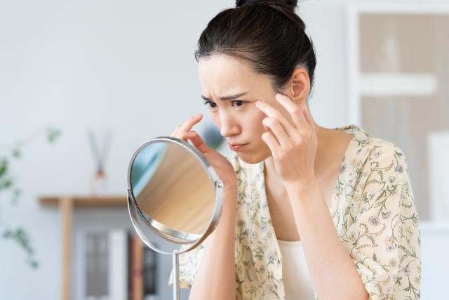 眼瞼下垂は二重埋没で治る？医師がタイプ別に解説【ビアンカクリニック】