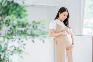 イソトレチノインの副作用の危険があるため妊婦・妊娠中の女性は服用ＮＧのイメージ