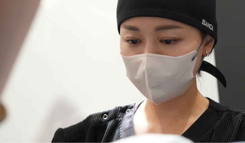 小顔手術<br><span class=