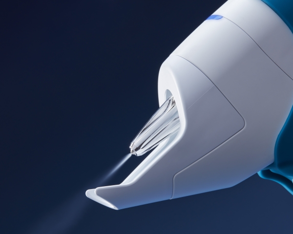 クーリングモードで肌にやさしいニキビ治療、発毛促進治療