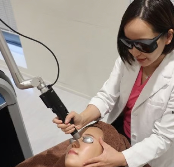 ピコフォーカス、ピコトーニングとピコフラクショナルで美肌へ