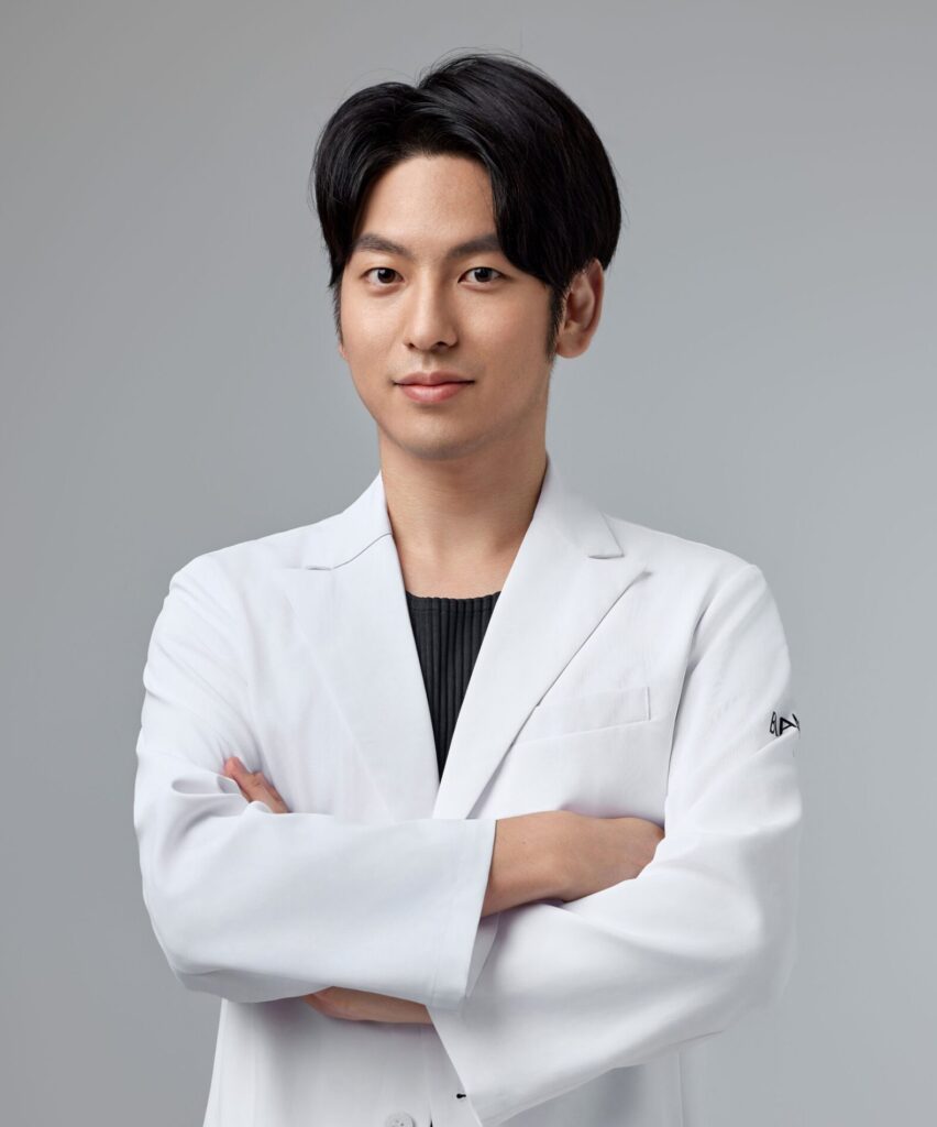 夏前に学ぶ、顔のベタつきと肌トラブル：その原因と対策は？