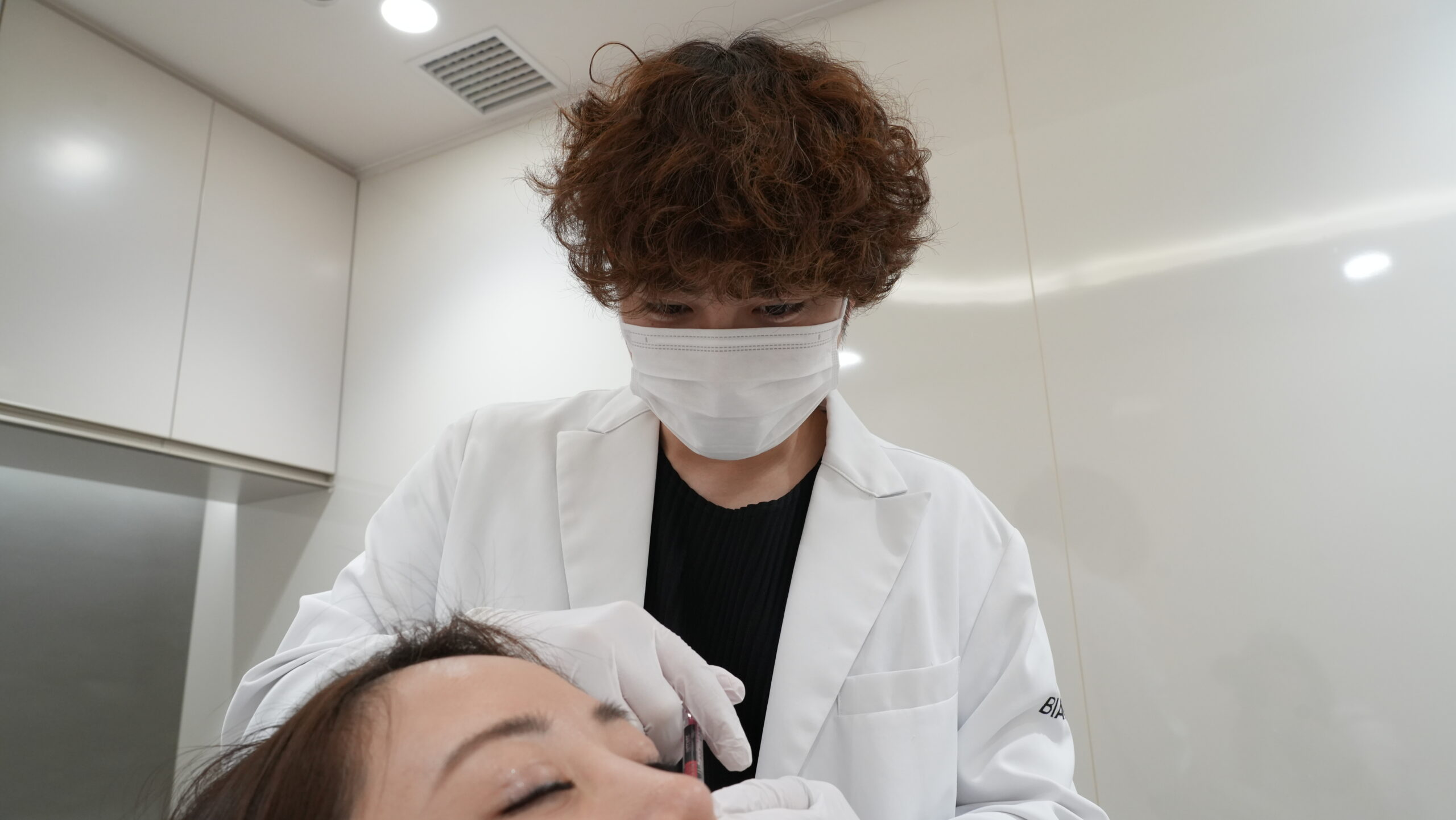 形成外科手術をせずに注射のみで立ち耳になれる